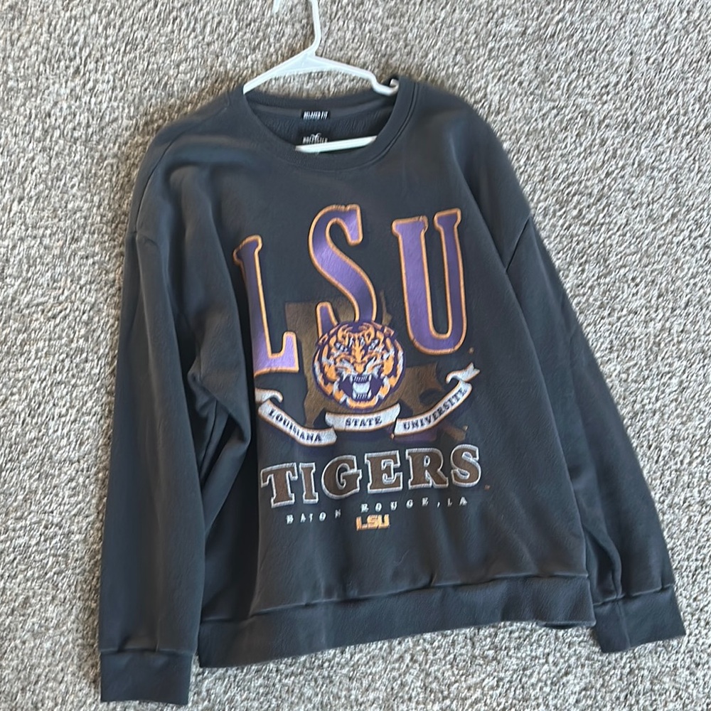 LSU Tigers Graphic Sweatshirt - XXL (FITS LIKE XL)